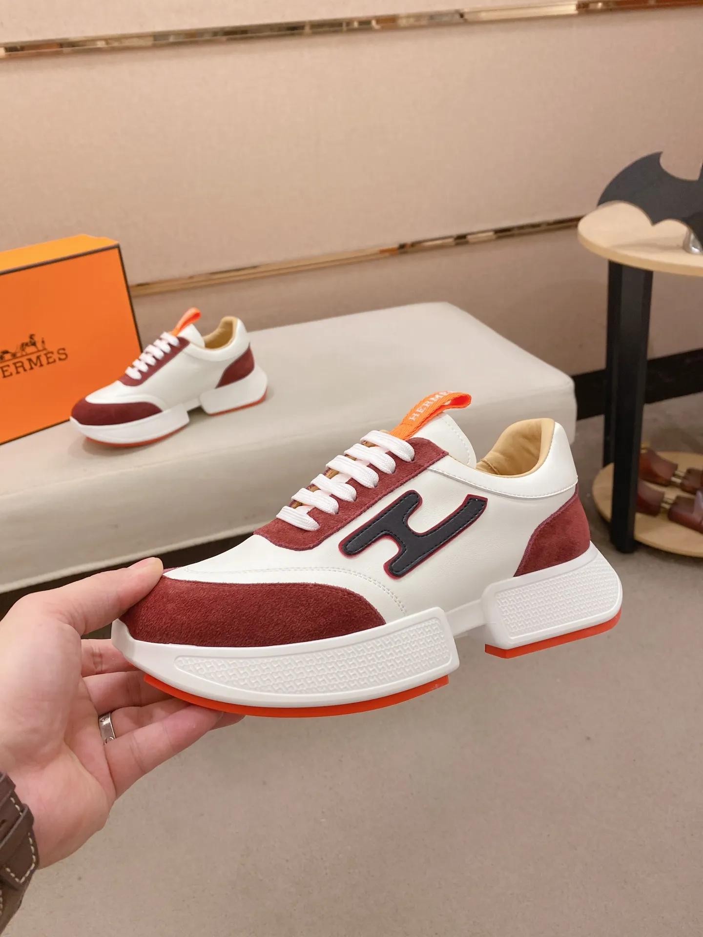 Men's clothing and shoes💰: 480💰《HERMES》【Classic original order·Version】Hermès; top 🔝purchasing agent🔍🔍men's latest 🇺🇸 counter sales simultaneously, imported from Italy original ▲▲cowhide ▲▲ (high-end, nobility, class) ) Exquisite workmanship (Italian 🇮🇹 imported water-dyed 🐂 cowhide lining) sole: original sole provided by the original factory, ⚠️exclusive double-layer activity·TPR·rubber·combined molded outsole; super comfortable·wear-resistant·non-slip·environmental protection The real thing is more beautiful if you take the real thing (high quality, follow the order). You can enter and exit the counter at will * Number of yards: 38-44 (45 can be customized and cannot be returned or exchanged)